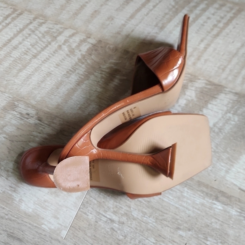 EGO Faux Leather Sculptured Heel Mule - Picture 12 of 16